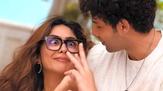 Do Deewane Sheher Mein’s Mrunal Thakur & Siddhant Chaturvedi’s Chemistry Has Fans Talking