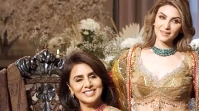 Neetu Kapoor Wishes Daughter Riddhima Kapoor 'Happy 20th' With Bharat Sahni, Shares Photos