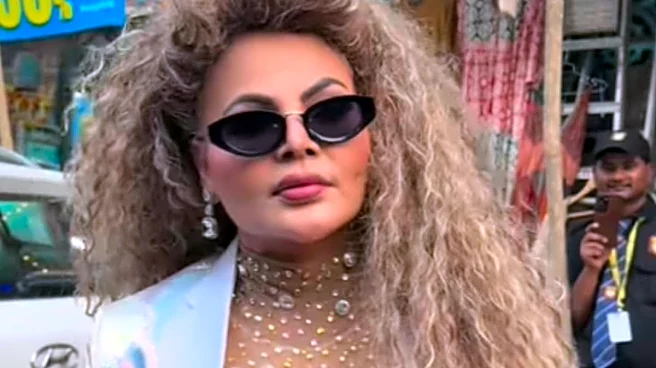 Rakhi Sawant’s Latest Clip Has Her Teasing Paparazzi Like Only She Can: ‘Kon Hai Tu’