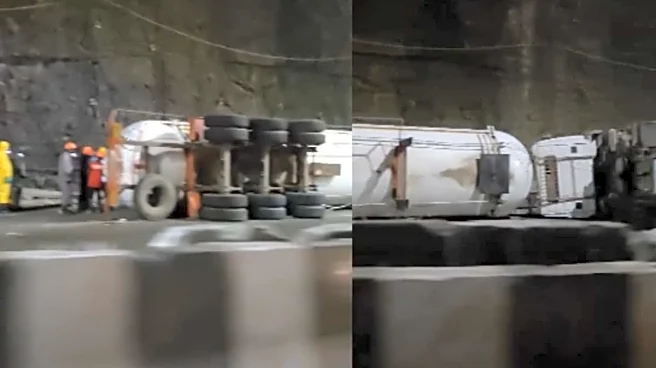 Mumbai-Pune Expressway Jammed 12+ Hrs: Gas Tanker Flips Near Adoshi, Thousands Stuck, Pune Police Urges Detours