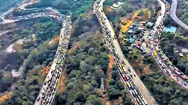 After 32-Hour Mumbai-Pune Expressway Traffic Gridlock, Motorists Face Weekend Snarls