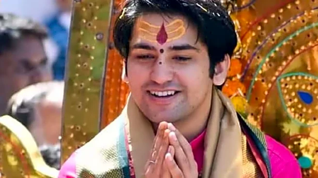 ‘Take Laddu, Take Barfi…’: Pandit Dhirendra Shastri’s Midnight Visit To MP Sweet Shop