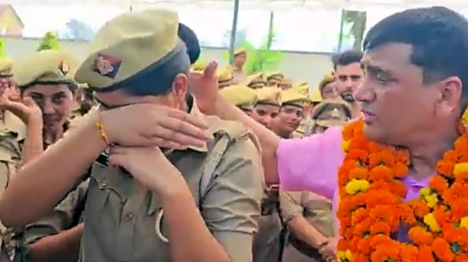 Tears, Hugs, And Goodbye: IPS Vidyasagar Mishra Gets Emotional Farewell In UP | Who Is He?