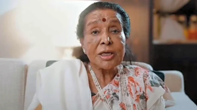 Asha Bhosle Suffers Cardiac Arrest, Admitted To Mumbai's  Breach Candy Hospital