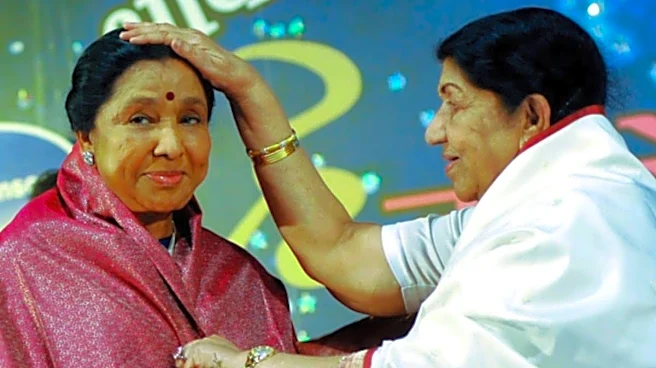Asha Bhosle Said Industry People Ignored Her, Spoke To Lata Mangeshkar ‘To Prove Loyalty’: 'Didi And I Laughed'