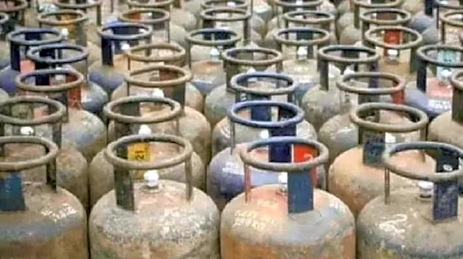 Commercial LPG Price Hiked By Rs 993 Amid Iran War, Domestic Rates Unchanged