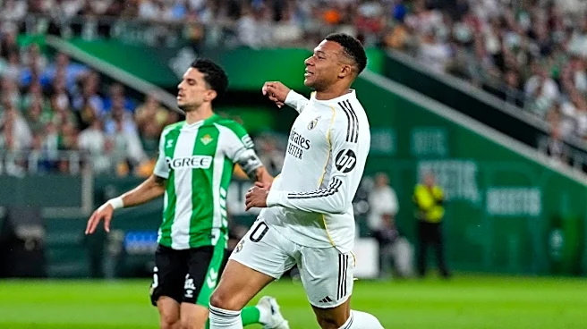 Kylian Mbappé Draws Ire After Beach Break While Sidelined from El Clásico