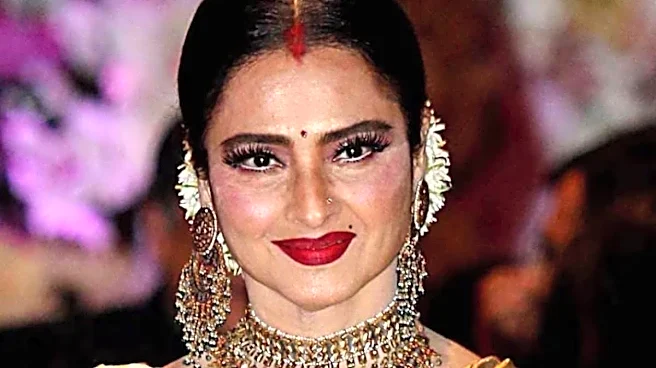 Why Does Rekha Still Apply Sindoor? The Real Reason Behind The Actress' Bold Step