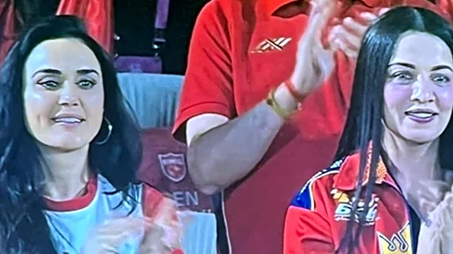 Celina Jaitley Spotted With Preity Zinta At PBKS Vs MI Match Amid Divorce Controversy, Photo Goes Viral