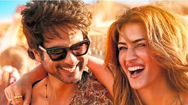 Cocktail 2: Shahid Kapoor-Kriti Sanon's Song Mashooqa Copied? Internet Compares It To 1993 Italian Song
