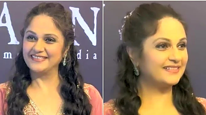 Lagaan Actress Gracy Singh Makes Rare Appearance At Film's 25-Year Celebration, Video Goes Viral