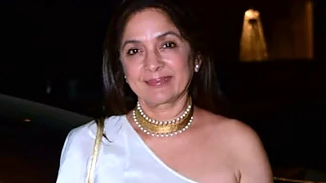 Neena Gupta Jokes About Calling Masaba Gupta's Outfit 'Sexy': 'Log Bolenge Iss Buddhi Ko Kya Hua?'