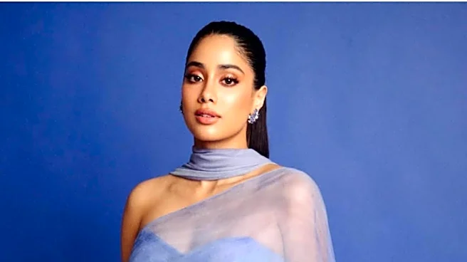 Janhvi Kapoor Visits Mumbai’s Oldest De-Addiction Centre, Highlights Children's Issues