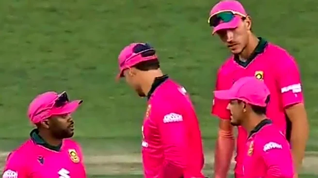 Temba Bavuma, Quinton De Kock Engage In Heated On-Field Exchange Over DRS Call