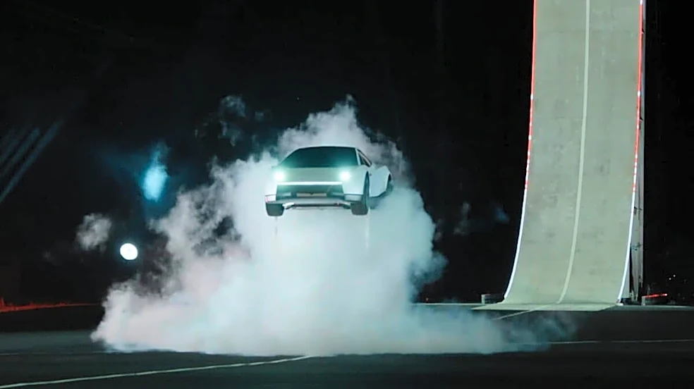 Elon Musk Unveils ‘Flying’ Tesla Roadster, But There’s A Catch: It Won’t Land Until 2028 | Video