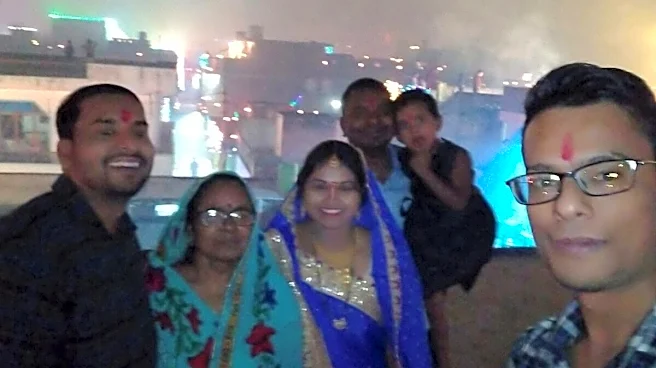 A Simple Diwali Photo Kit For Family Gatherings, Starting At Rs. 1,559
