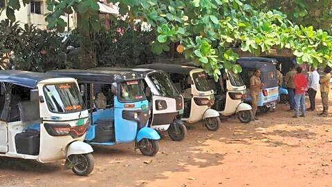 Bengaluru LPG shortage prompts autorickshaw drivers to consider EVs