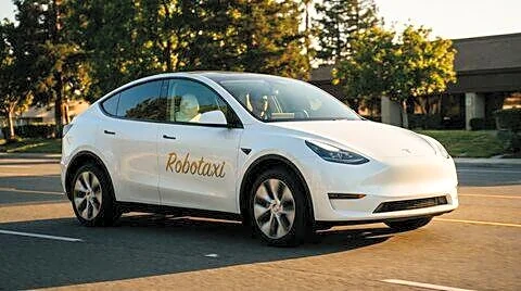 Tesla FSD hits 10 billion miles, remains Level 2
