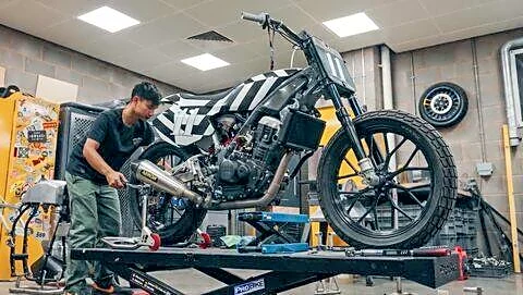 Royal Enfield debuts Sherpa FT MK2 for FIM Flat Track