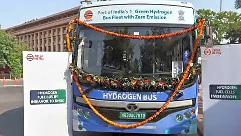 Delhi Metro, Indian Oil launch hydrogen shuttles in Central Vista