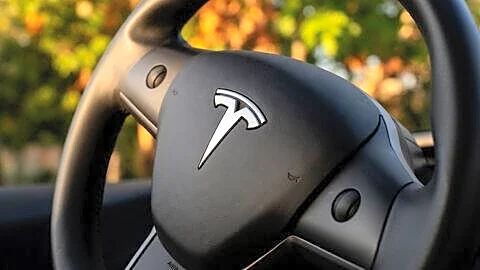 Lithuania permits Tesla Full Self Driving, drivers must supervise operation