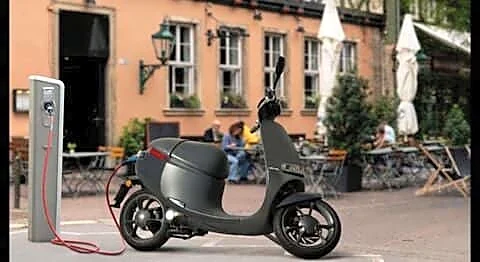 Delhi may delay April 2028 electric 2 wheeler registration deadline