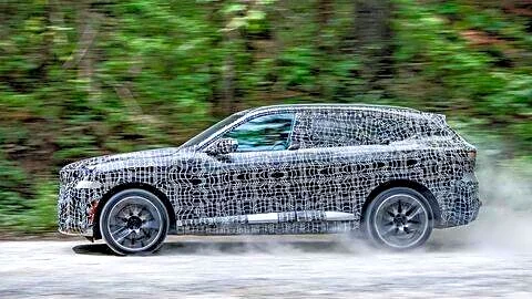 BMW X5 features hidden beltline handles inspired by Neue Klasse