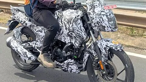 New Bajaj Pulsar 125 spotted testing ahead of August launch