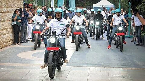 Royal Enfield begins Flying Flea C6 Bengaluru deliveries at ₹2.79L/₹1.99L
