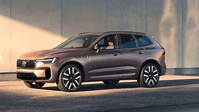 2028 Volvo XC60 arrives with better looks, improved hybrid powertrain
