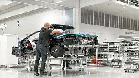 McLaren invests £500 million in UK base to launch 1st SUV