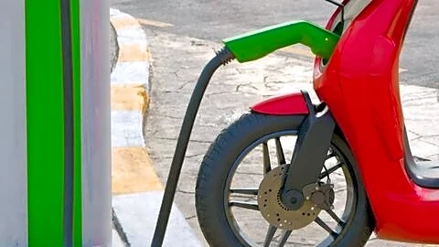 Indian 2 wheeler buyers consider EVs at 43% this year