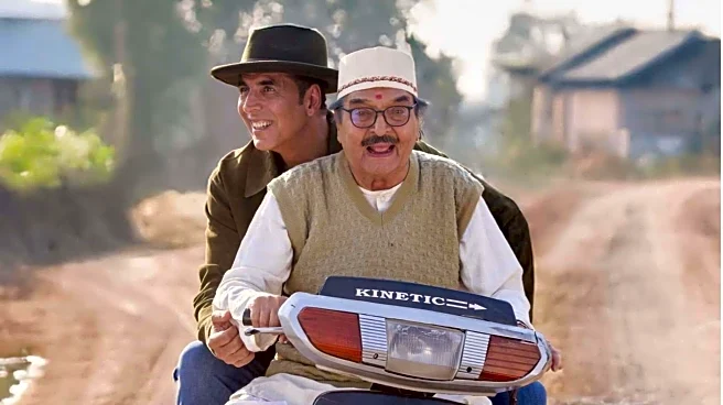 'We hugged just a week back': Akshay Kumar remembers Asrani