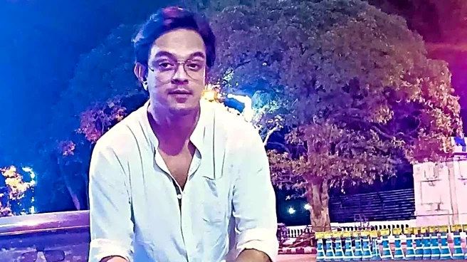Bengali actor roasted for sending women identical 'saree' DMs