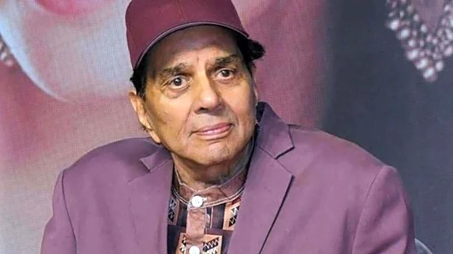 Esha Deol, Hema Malini rubbish reports of Dharmendra's death