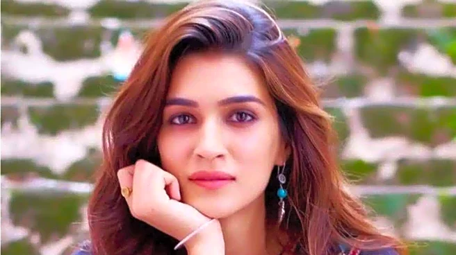 'Cocktail 2': Kriti wanted something 'happy' after 'Tere Ishk Mein'