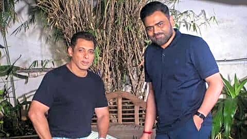 Khan announces 1st collaboration with Paidipally and Raju, shooting April