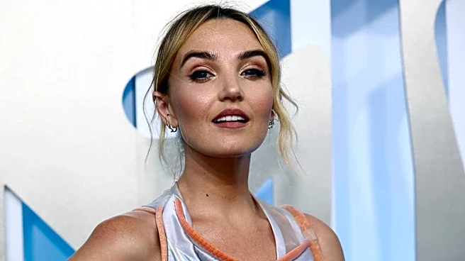 Why 'SNL's Chloe Fineman's old camp story has sparked outrage