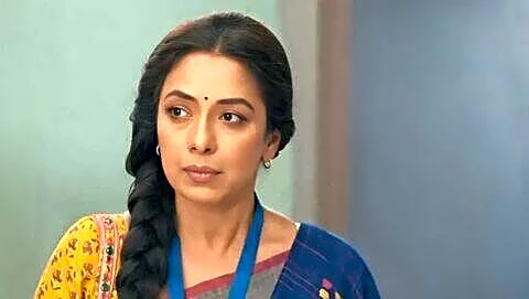 'Anupamaa' episode sees Anupama unaware she inspects Prem's restaurant