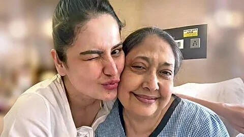 Khan's mother dies in Mumbai after a long illness