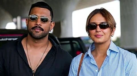 Qureshi seen with rumored fiance Singh in Mumbai, stays silent