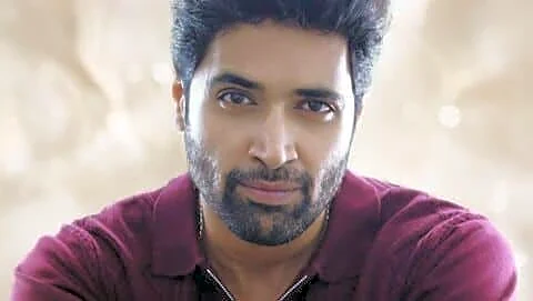 Sesh to star in 2 romantic dramas after 'Dacoit'