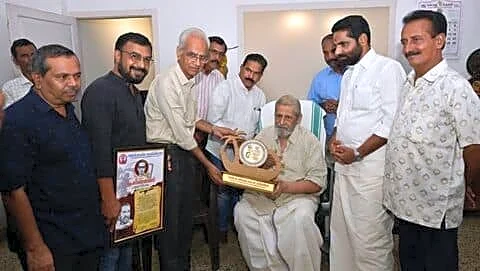 Malayalam veteran Madhu honored with Krishnanjali Award at home