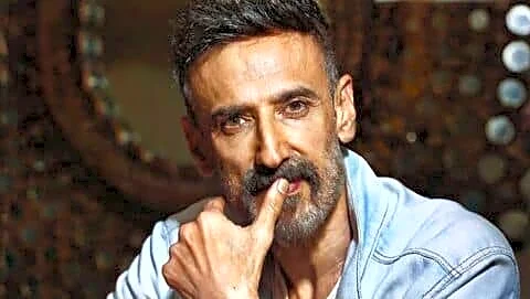 Actor Dev suffers distal fibular fracture during Goa ad shoot