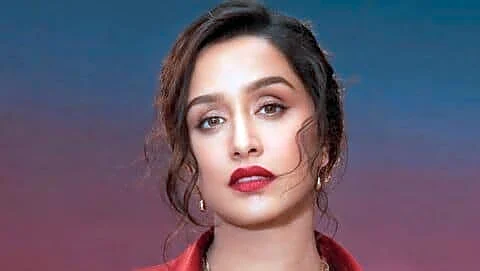 Kapoor wraps 'Eetha' biopic about Narayangaonkar with 800-person finale
