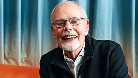 Harris to leave BBC Radio 2 as cancer reaches spine