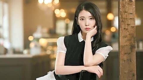 Lee of 'Perfect Crown' faces Instagram food pleas amid protests