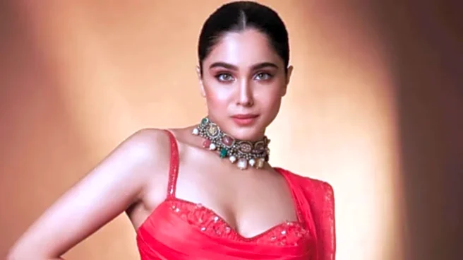 Sharvari pays tribute to 'Main Vaapas Aaunga' team