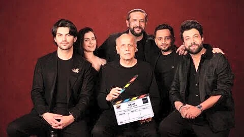 Bhatt returns with 'Naam - To Live is War' film
