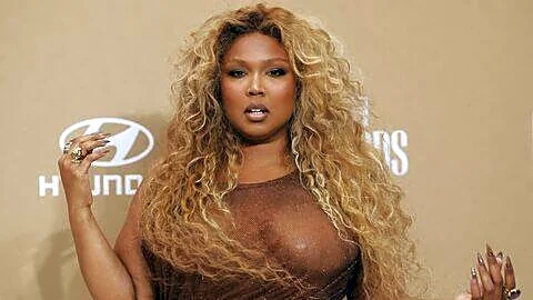 Lizzo stuns at 2026 BET Awards, shows 60-pound weight loss